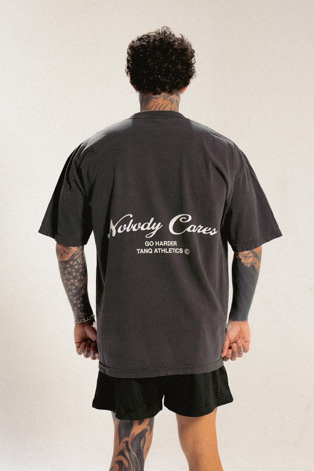 NOBODY CARES ARCH TEE VINTAGE CHARCOAL