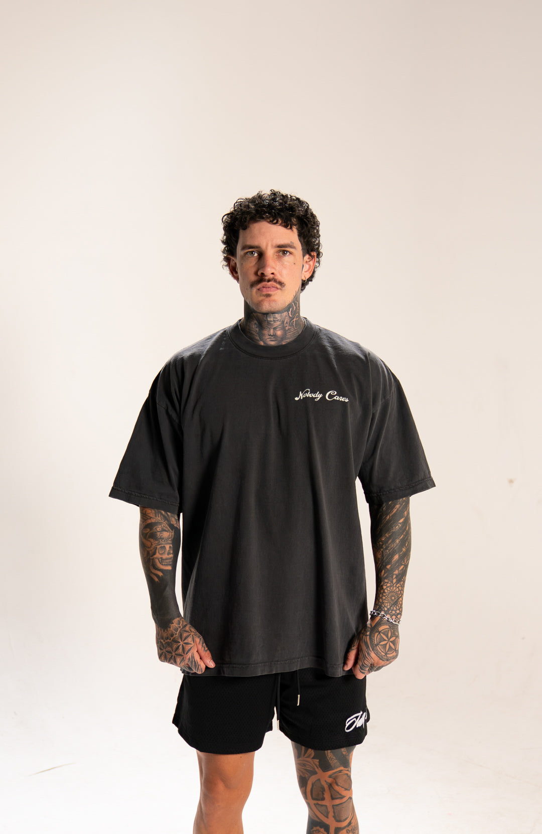 NOBODY CARES ARCH TEE VINTAGE CHARCOAL