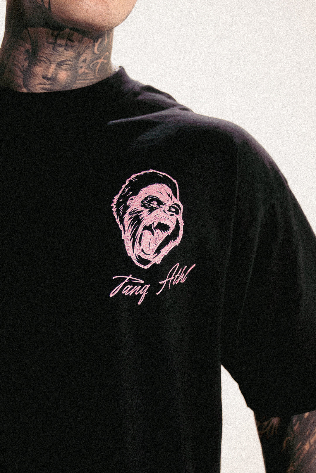 CLASSIC GORILLA TEE BLACK/PINK
