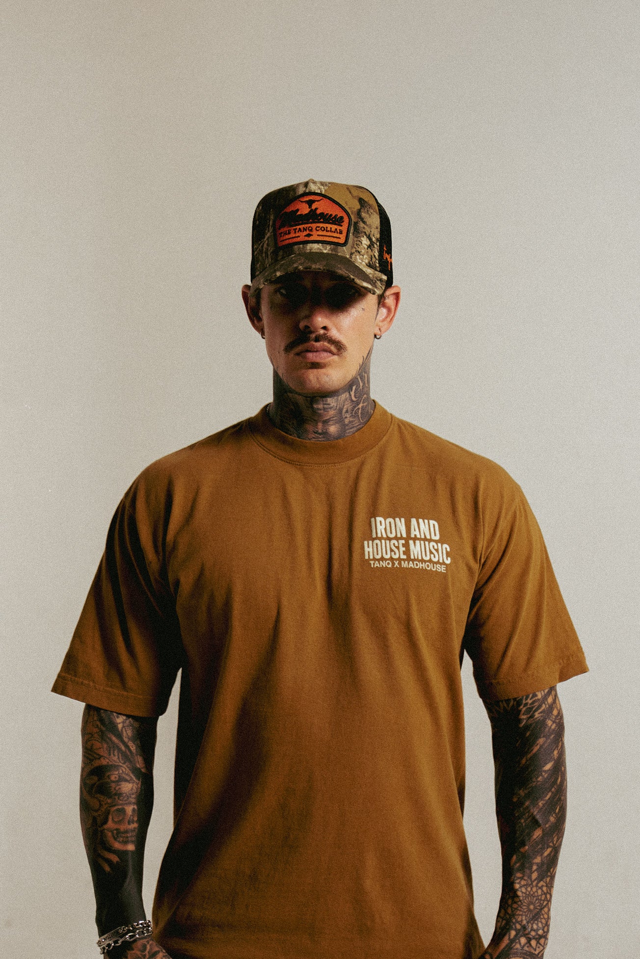 I.H.M. Tee Brass
