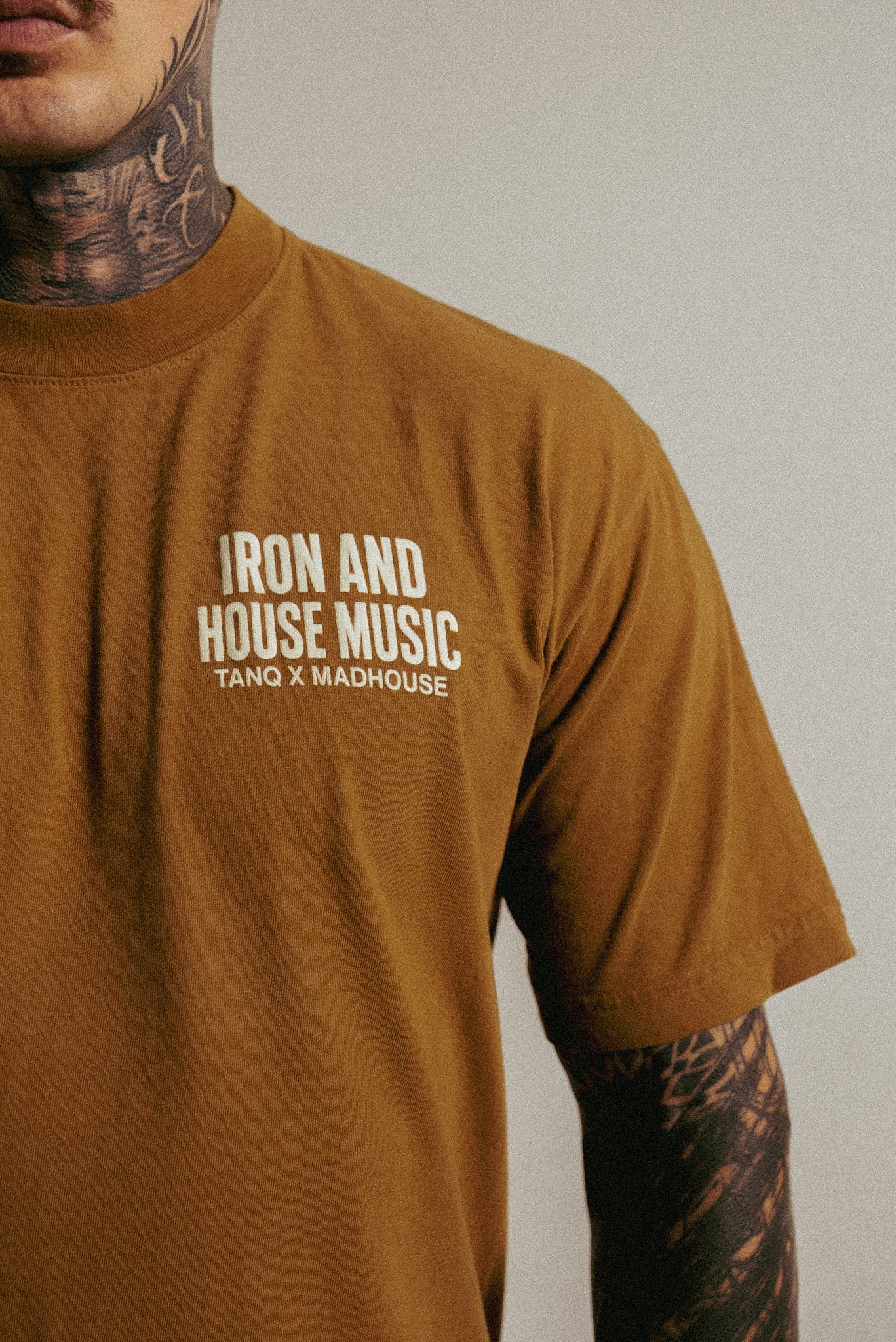 I.H.M. Tee Brass